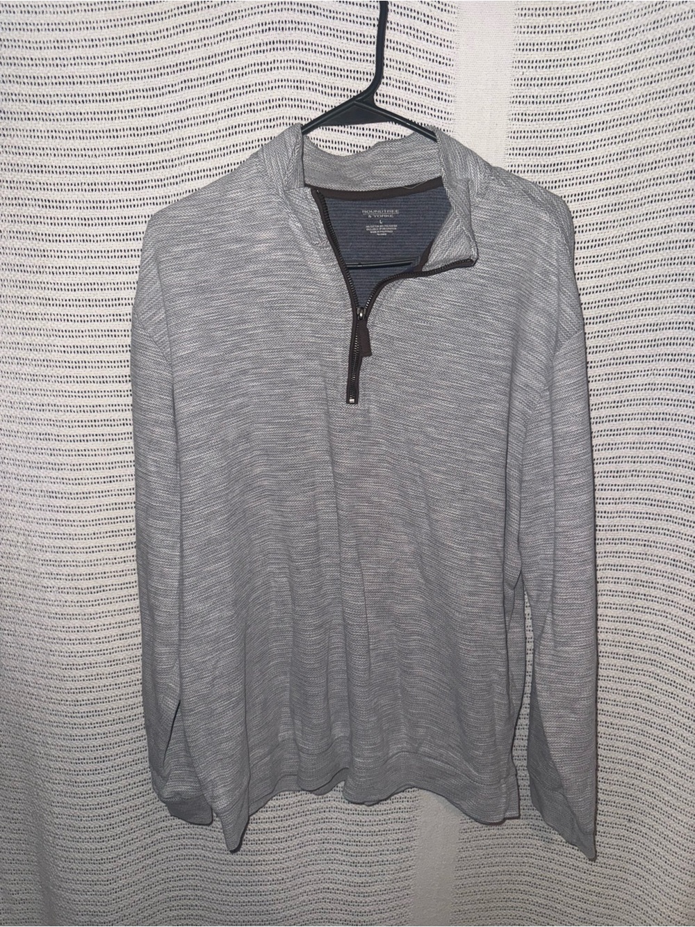 Men's Light Gray Quarter-Zip Sweater - Classic Pullover